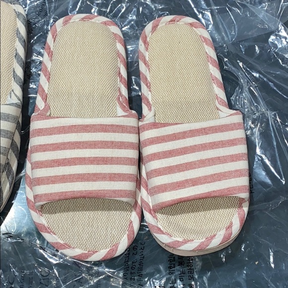 STRIPED SLIDES - Picture 4 of 7